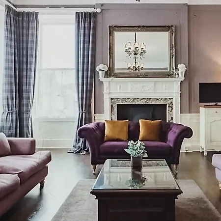 Superb In لا كروا فالميه